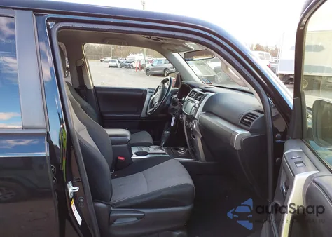 2016 Toyota 4Runner Sr5 z USA, uszkodzony, nr VIN JTEBU5JR2G5343621